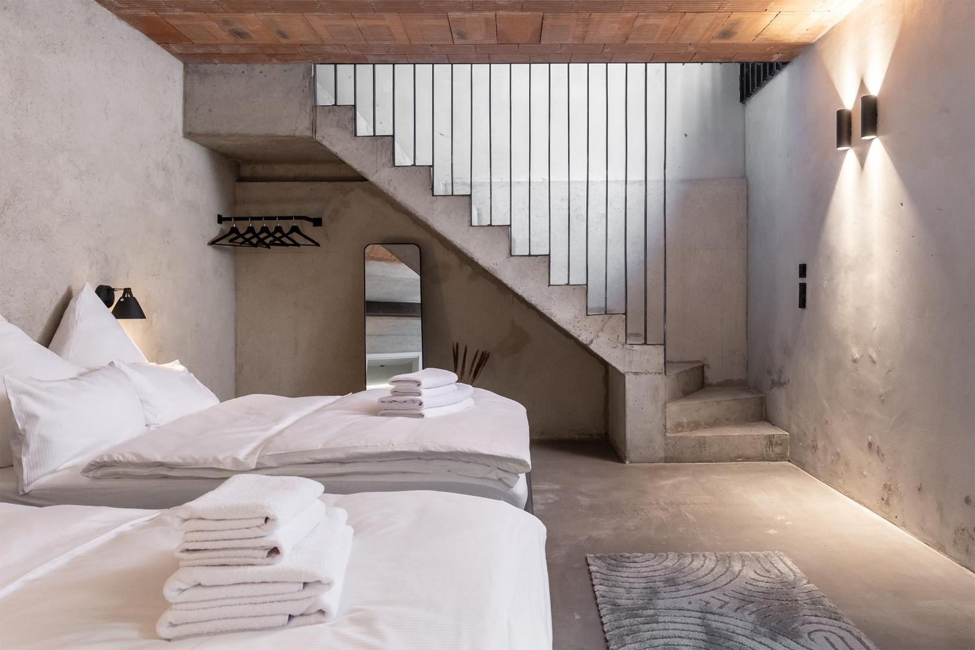 Coolest Apartment In Berlin, Easy Check-In, Close To Center, Black & White Maisonette #6 Dış mekan fotoğraf