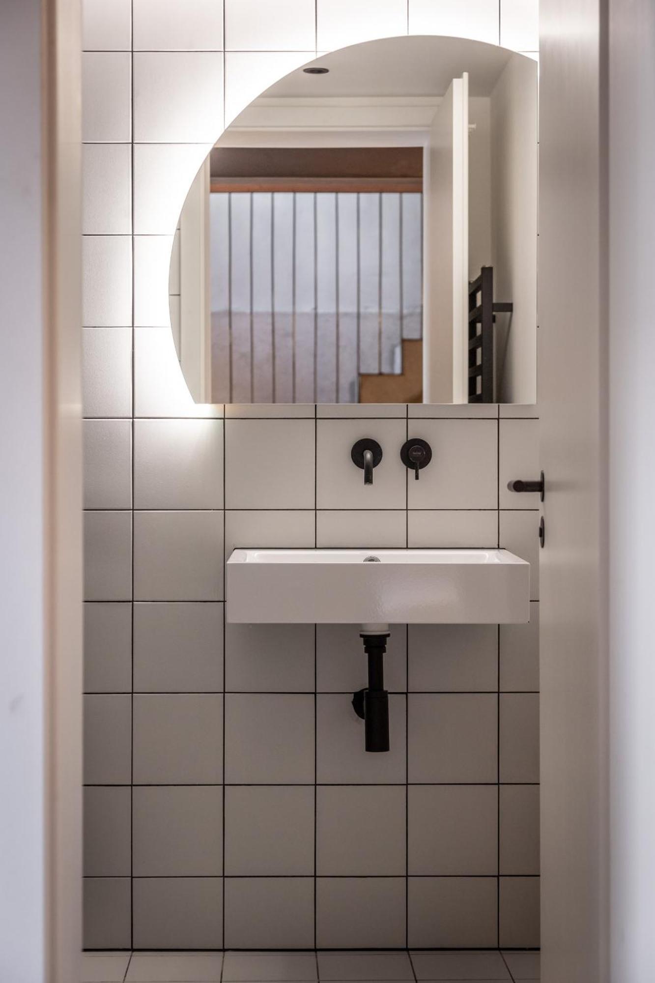 Coolest Apartment In Berlin, Easy Check-In, Close To Center, Black & White Maisonette #6 Dış mekan fotoğraf